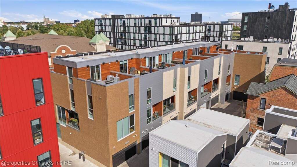 3 Bedroom Villa/Townhouse's Image 32