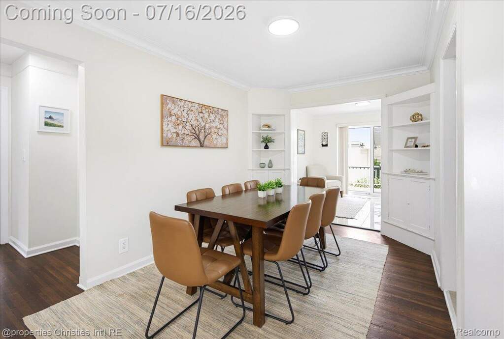 4 Bedroom Single Family Home/House's Image 8