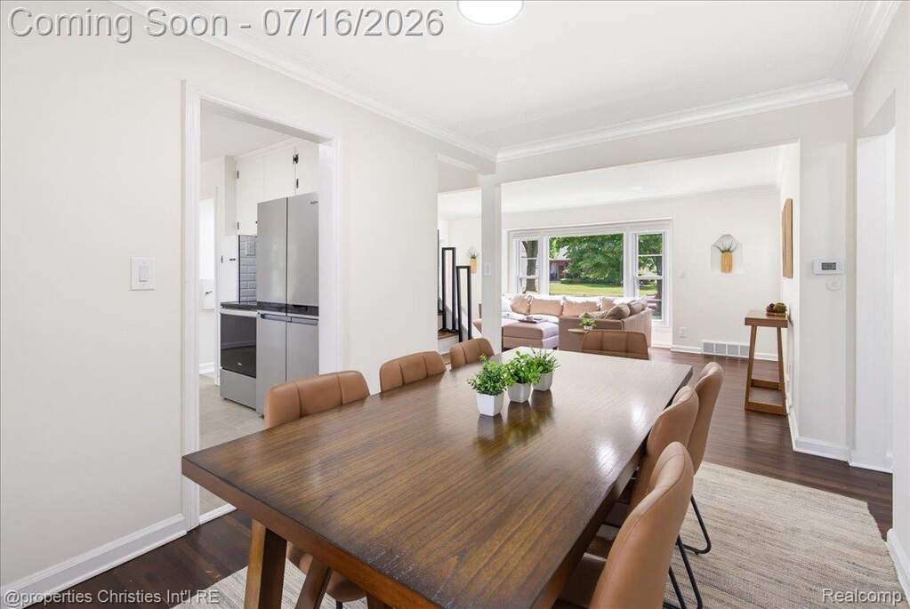 4 Bedroom Single Family Home/House's Image 9