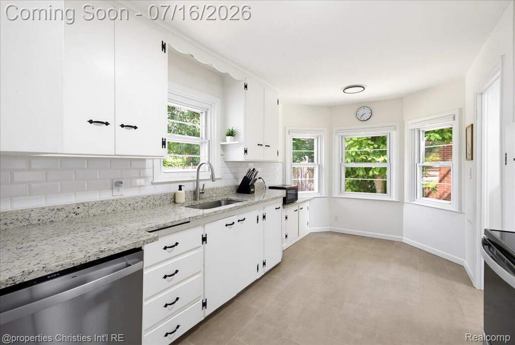 4 Bedroom Single Family Home/House's Image 10