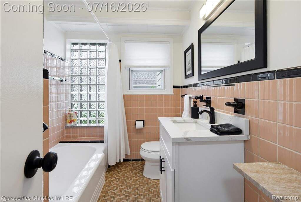 4 Bedroom Single Family Home/House's Image 19