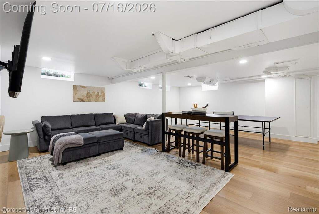 4 Bedroom Single Family Home/House's Image 36