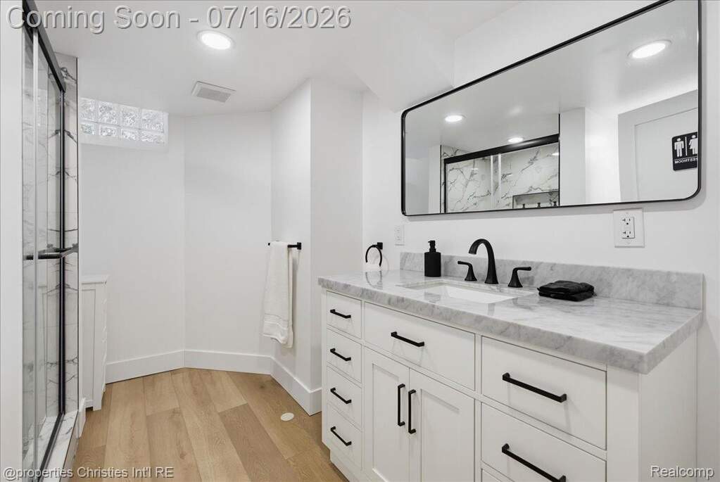 4 Bedroom Single Family Home/House's Image 38