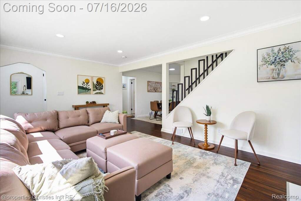 4 Bedroom Single Family Home/House's Image 6
