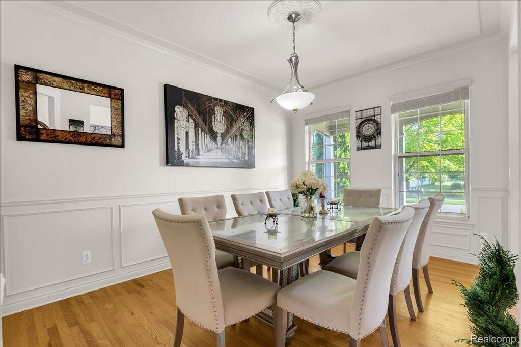 4 Bedroom Single Family Home/House's Image 8