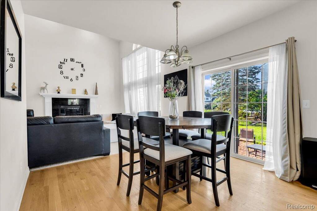 4 Bedroom Single Family Home/House's Image 10