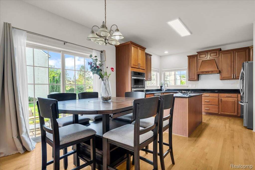4 Bedroom Single Family Home/House's Image 11