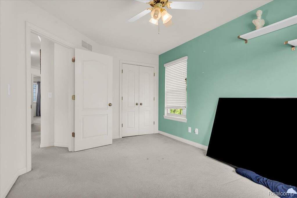 4 Bedroom Single Family Home/House's Image 18