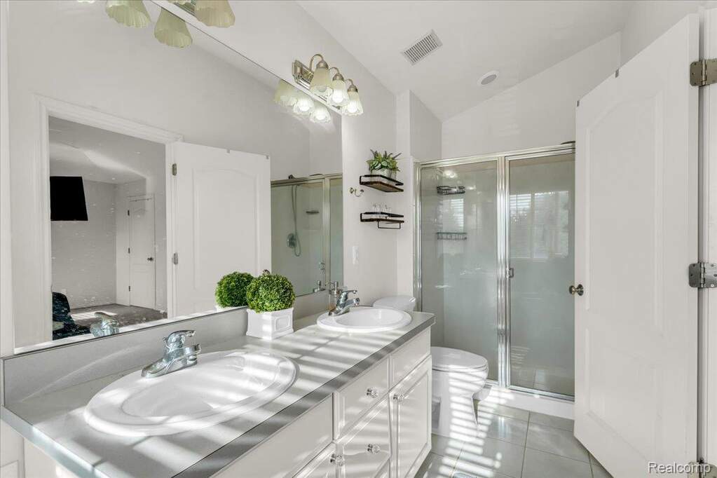 4 Bedroom Single Family Home/House's Image 22
