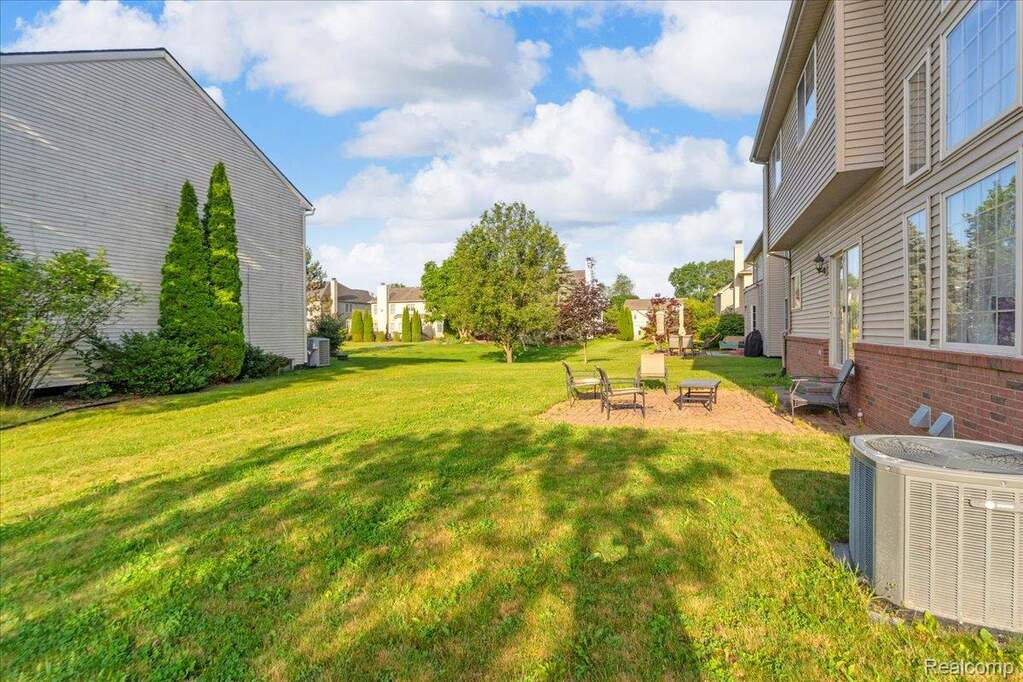 4 Bedroom Single Family Home/House's Image 34