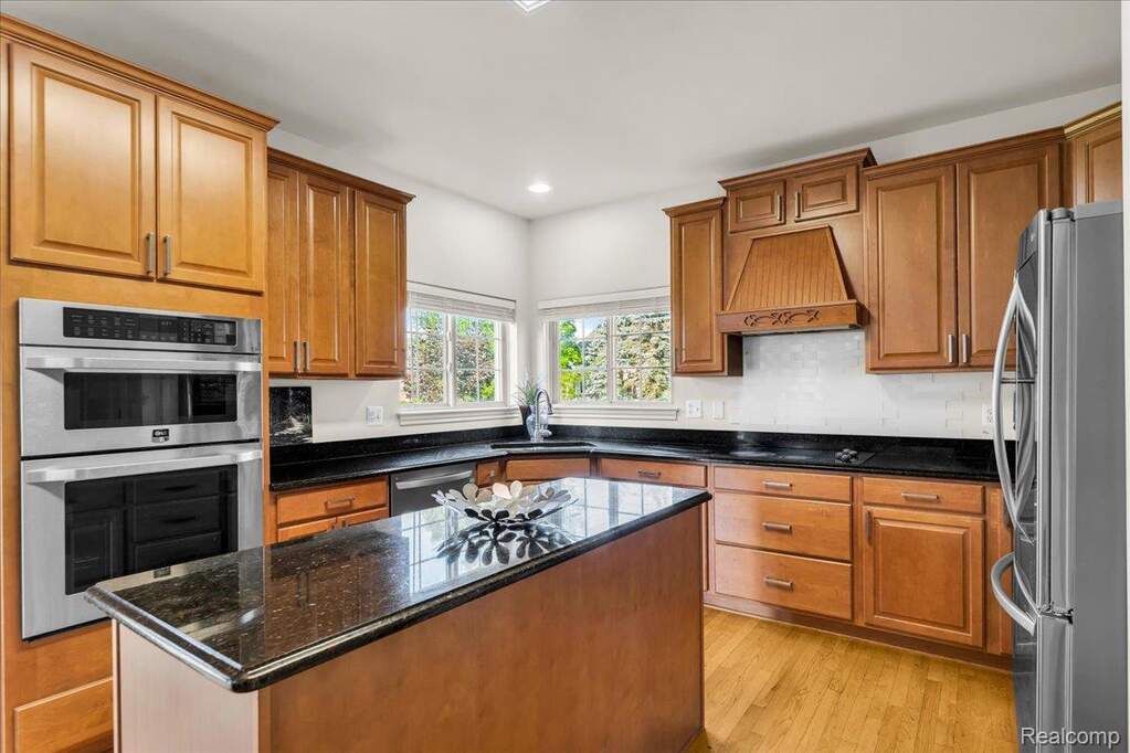 4 Bedroom Single Family Home/House's Image 3