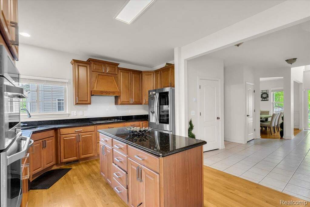 4 Bedroom Single Family Home/House's Image 4