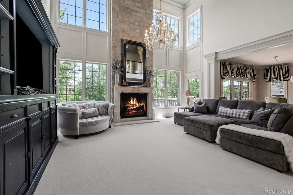 4 Bedroom Single Family Home/House's Image 10