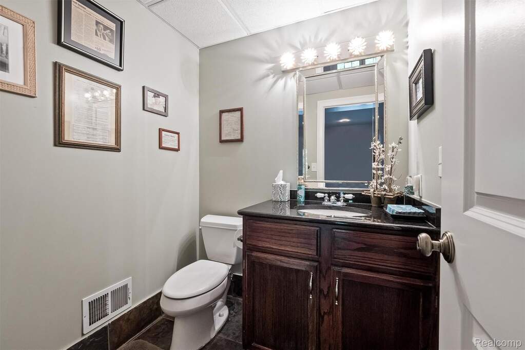 4 Bedroom Single Family Home/House's Image 35