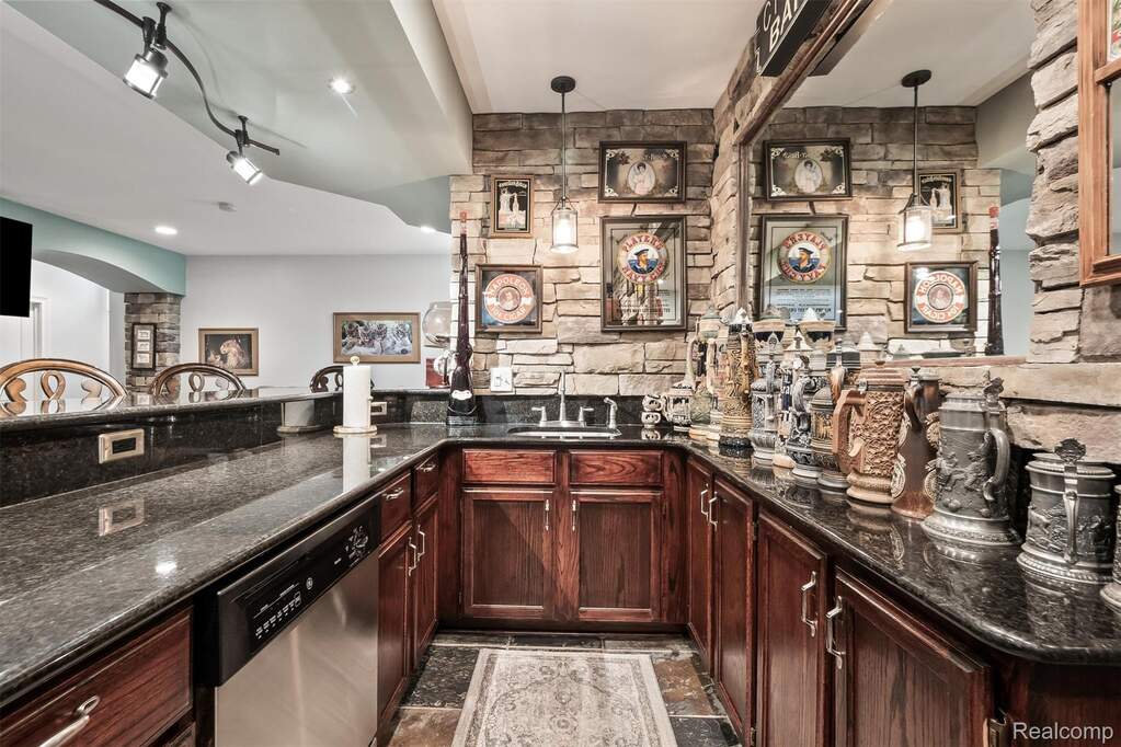 4 Bedroom Single Family Home/House's Image 44