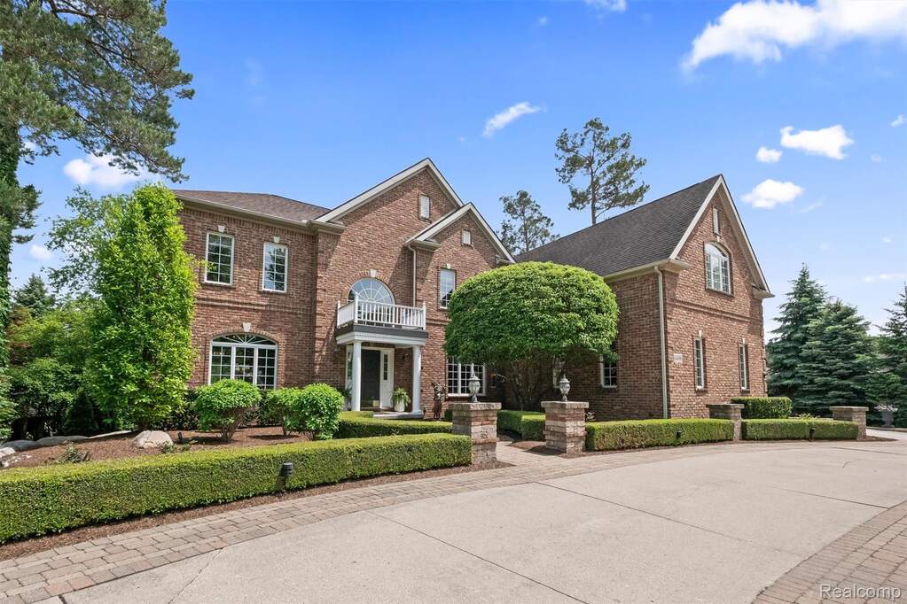 4 Bedroom Single Family Home/House's Image 6