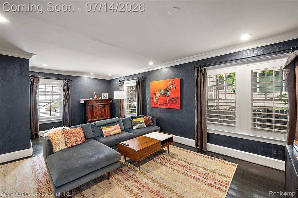 4 Bedroom Single Family Home/House's Image 8