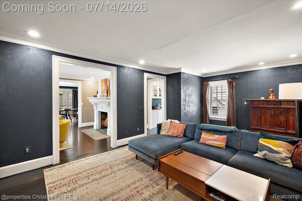 4 Bedroom Single Family Home/House's Image 9