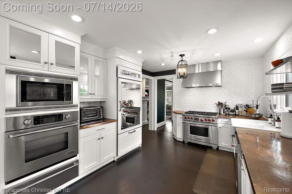 4 Bedroom Single Family Home/House's Image 21