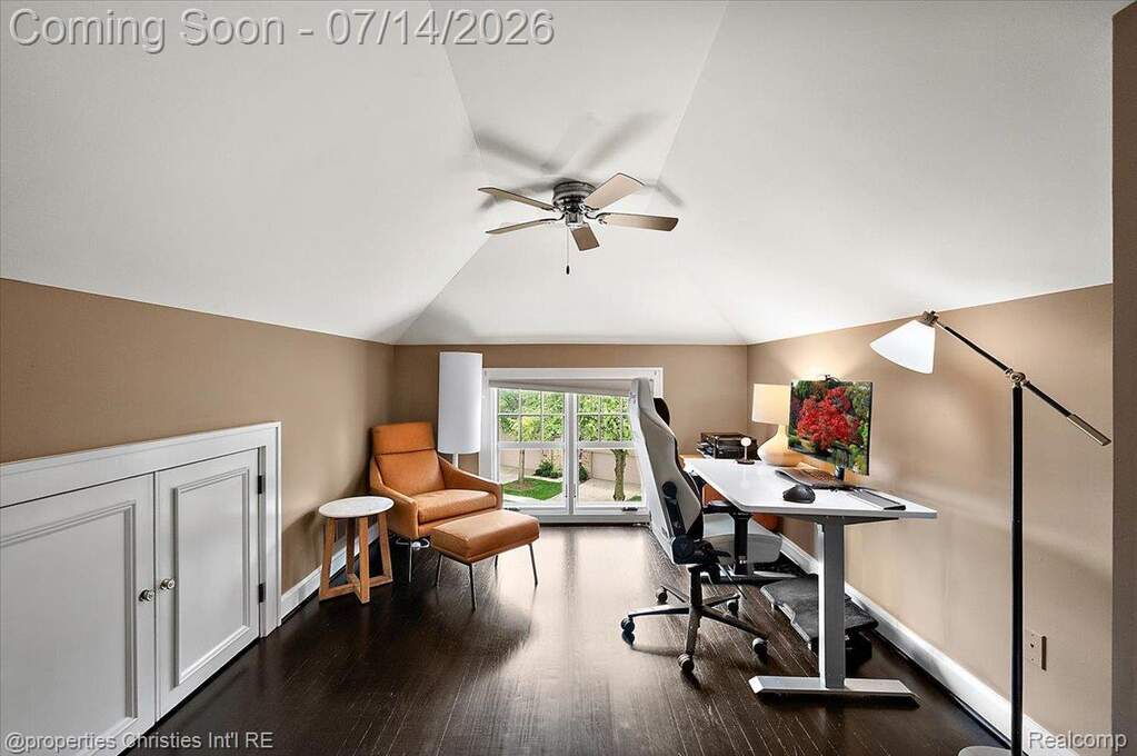 4 Bedroom Single Family Home/House's Image 38