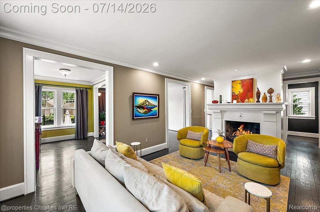 4 Bedroom Single Family Home/House's Image 4