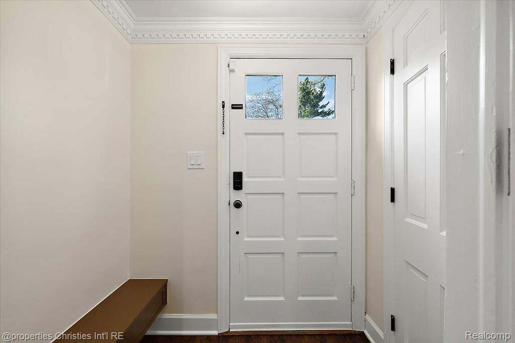 4 Bedroom Single Family Home/House's Image 7