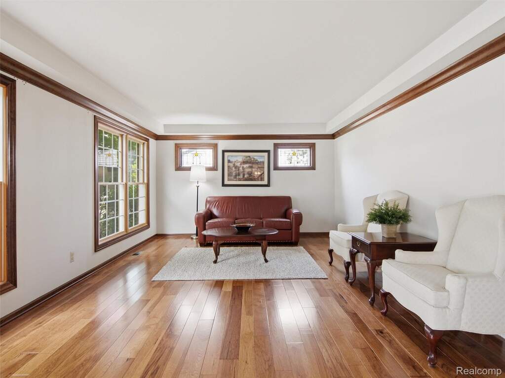 4 Bedroom Single Family Home/House's Image 8