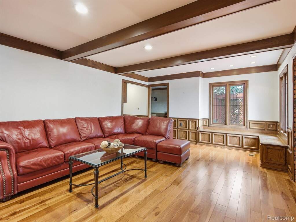 4 Bedroom Single Family Home/House's Image 11