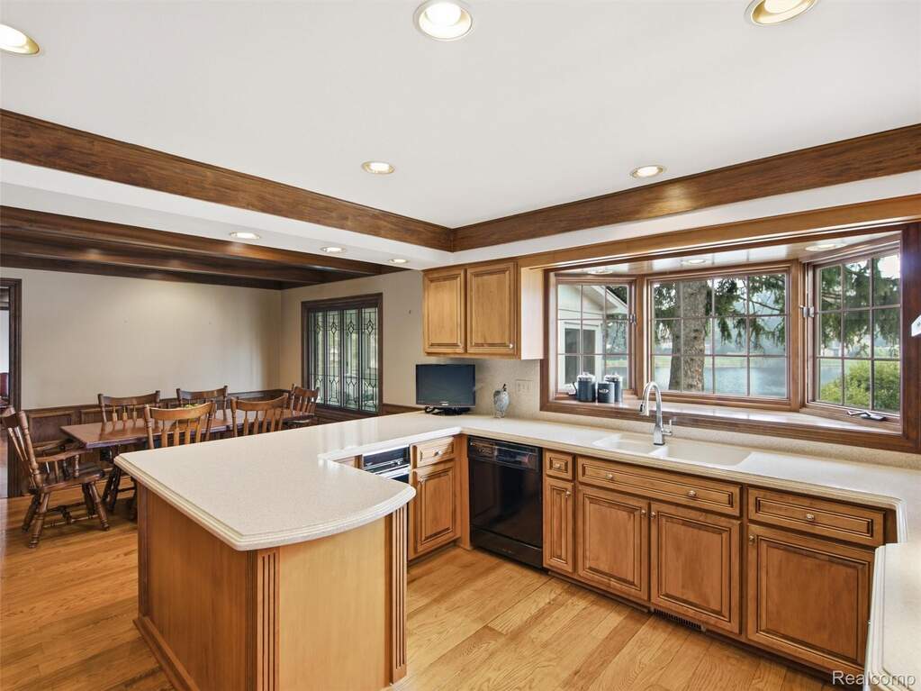 4 Bedroom Single Family Home/House's Image 17