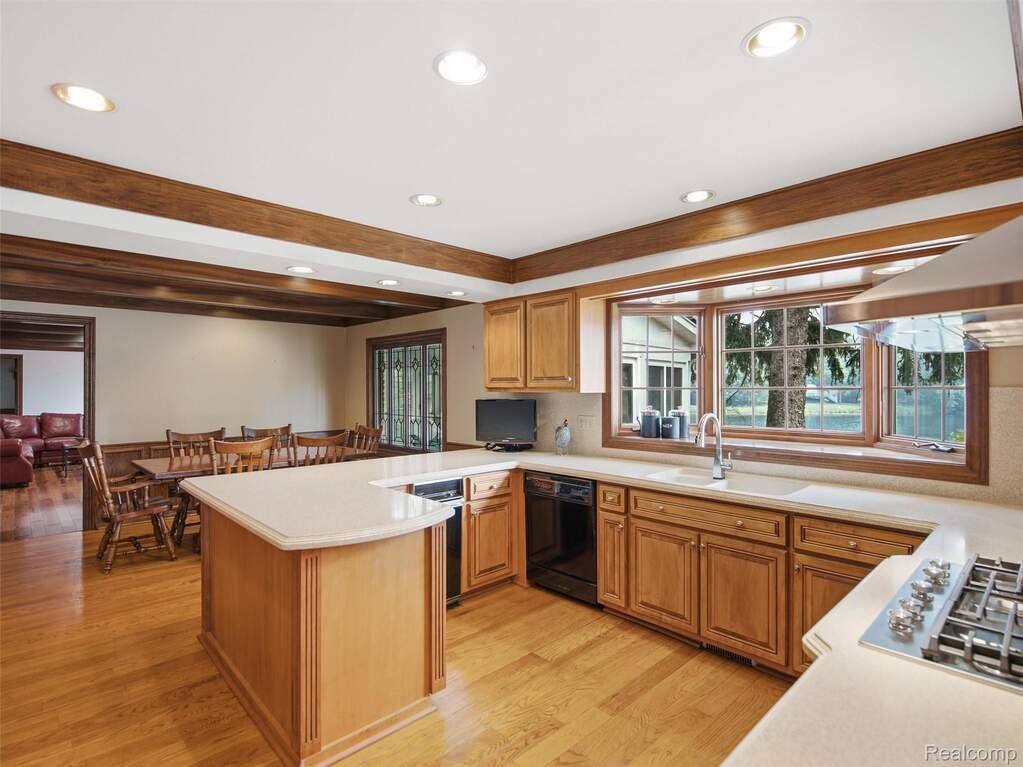 4 Bedroom Single Family Home/House's Image 19