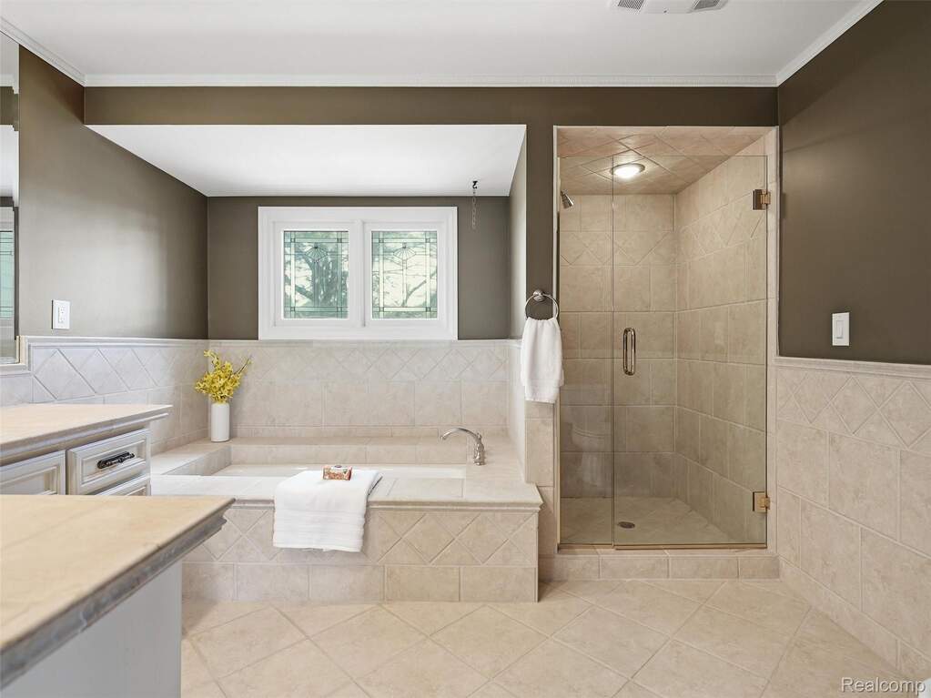 4 Bedroom Single Family Home/House's Image 29