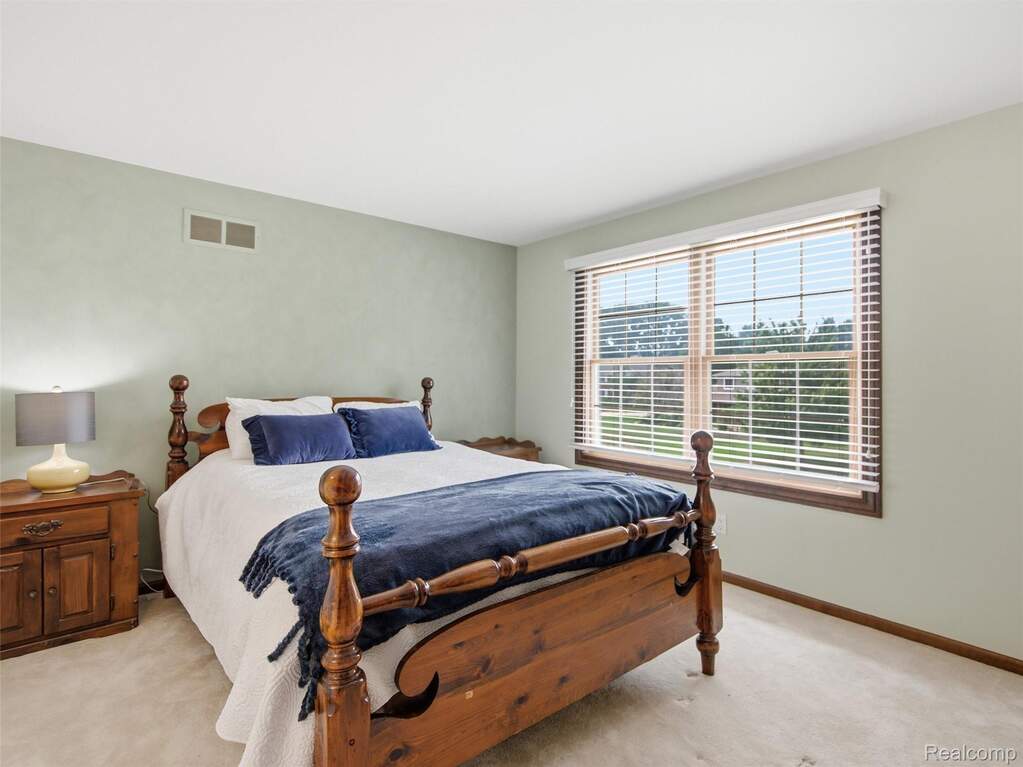 4 Bedroom Single Family Home/House's Image 33