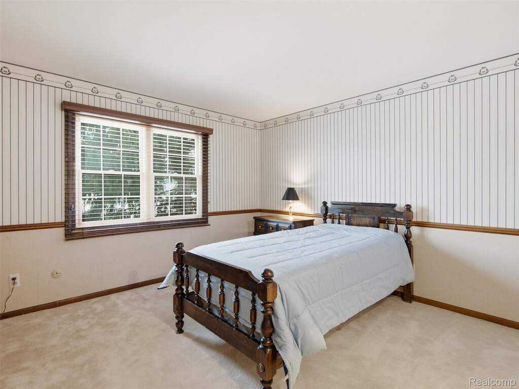 4 Bedroom Single Family Home/House's Image 34