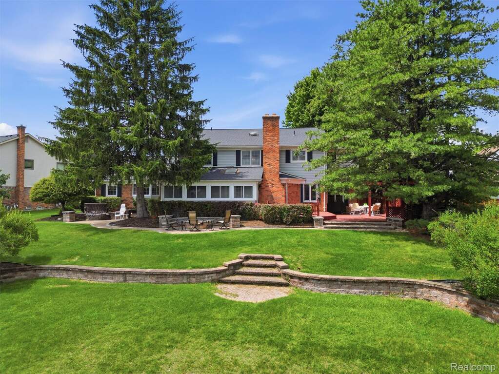 4 Bedroom Single Family Home/House's Image 44