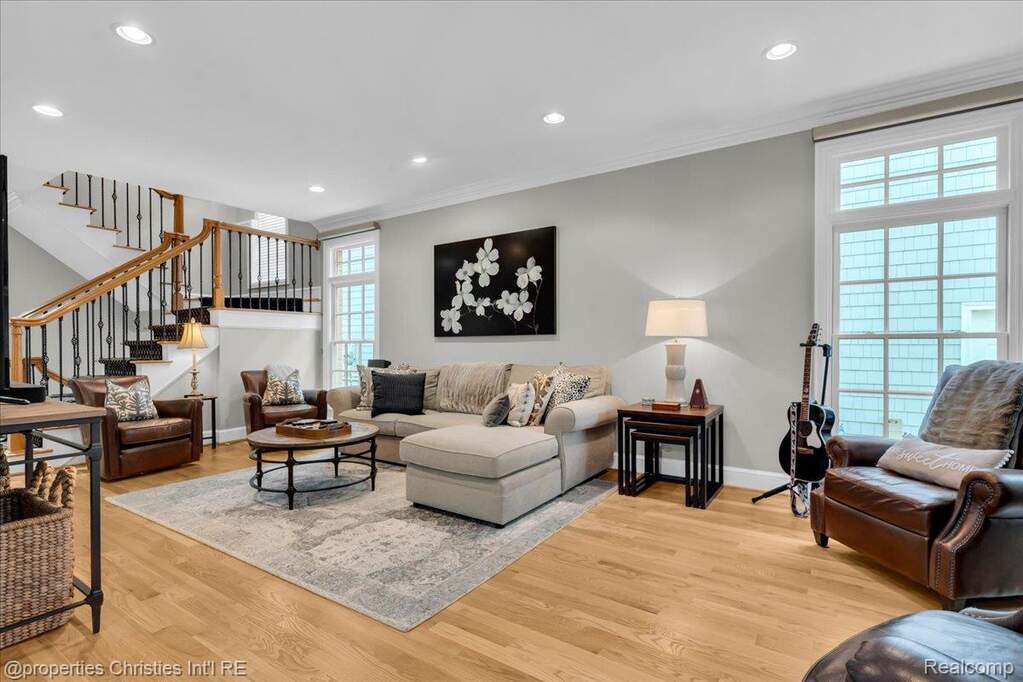 4 Bedroom Single Family Home/House's Image 7