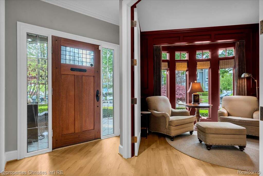 4 Bedroom Single Family Home/House's Image 3