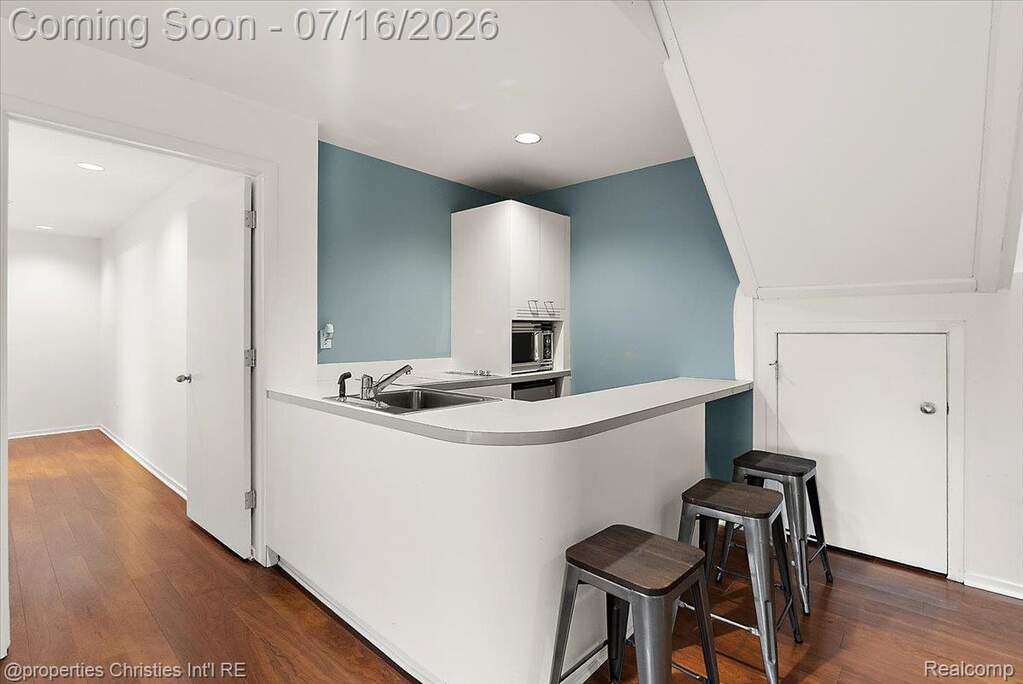 6 Bedroom Single Family Home/House's Image 51