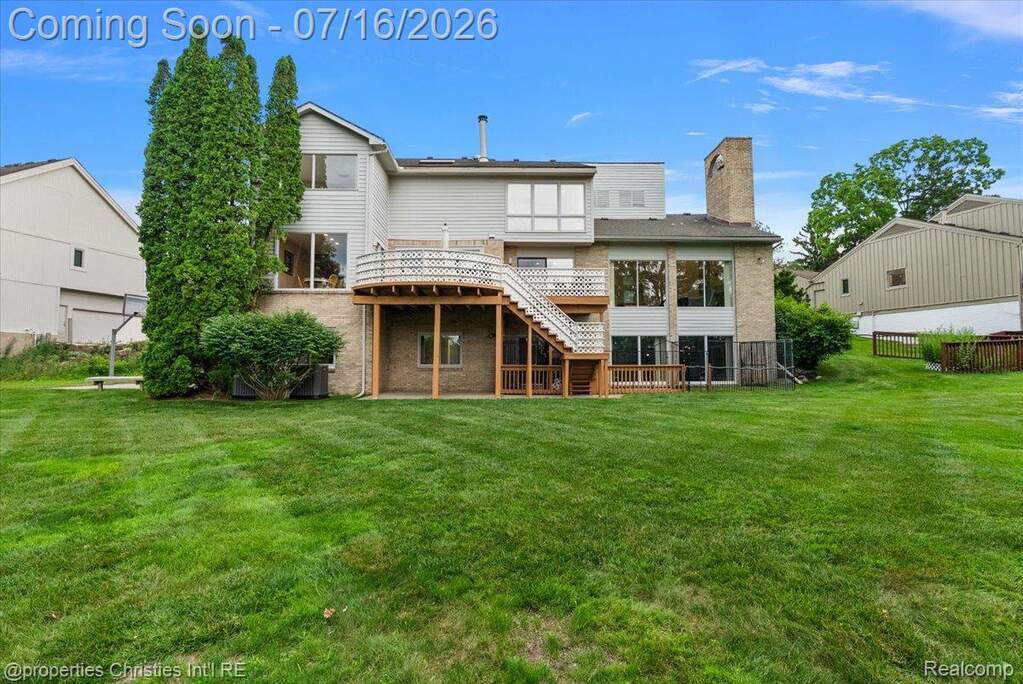 6 Bedroom Single Family Home/House's Image 60
