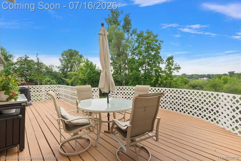6 Bedroom Single Family Home/House's Image 64