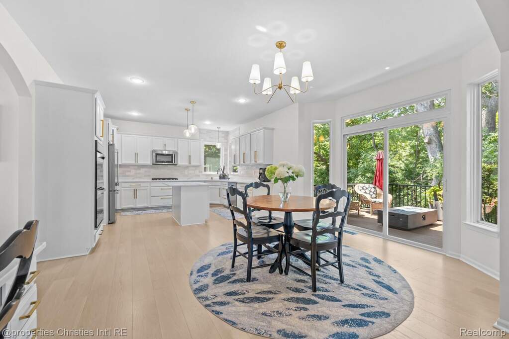 4 Bedroom Single Family Home/House's Image 7