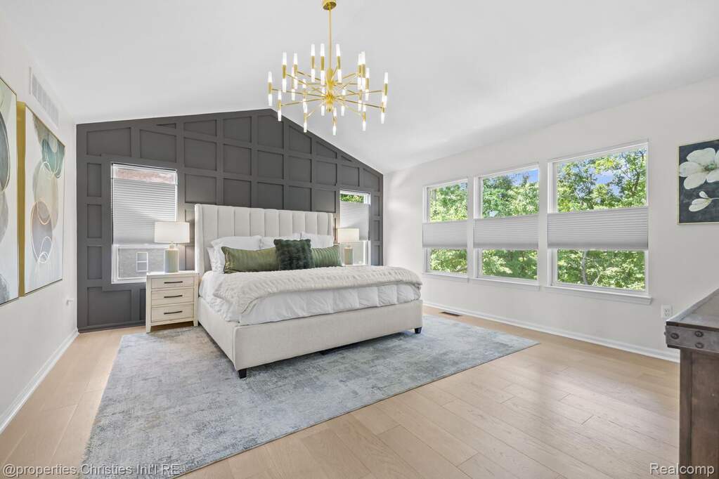 4 Bedroom Single Family Home/House's Image 16