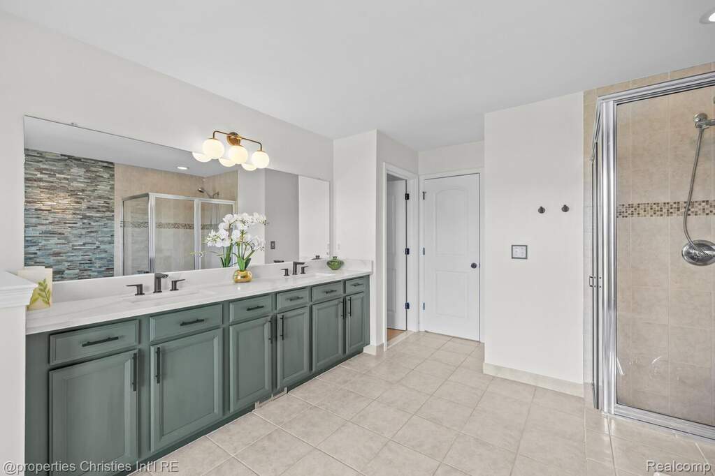 4 Bedroom Single Family Home/House's Image 19