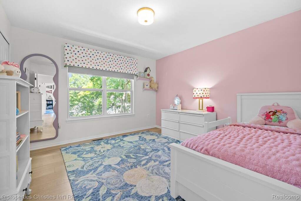 4 Bedroom Single Family Home/House's Image 21