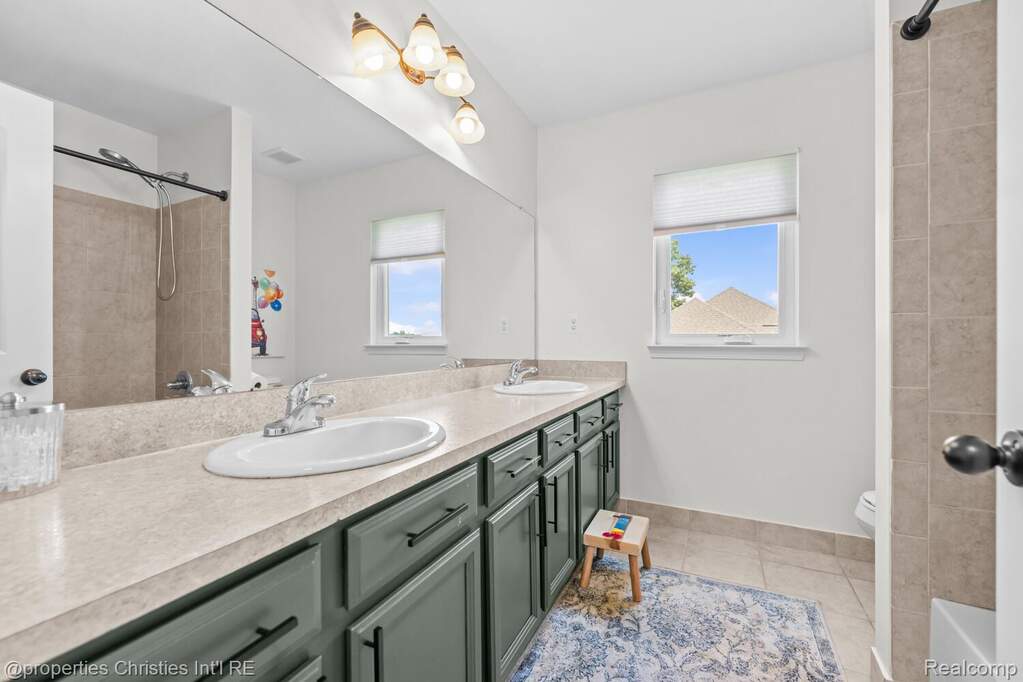 4 Bedroom Single Family Home/House's Image 24