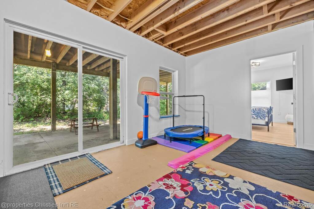 4 Bedroom Single Family Home/House's Image 29