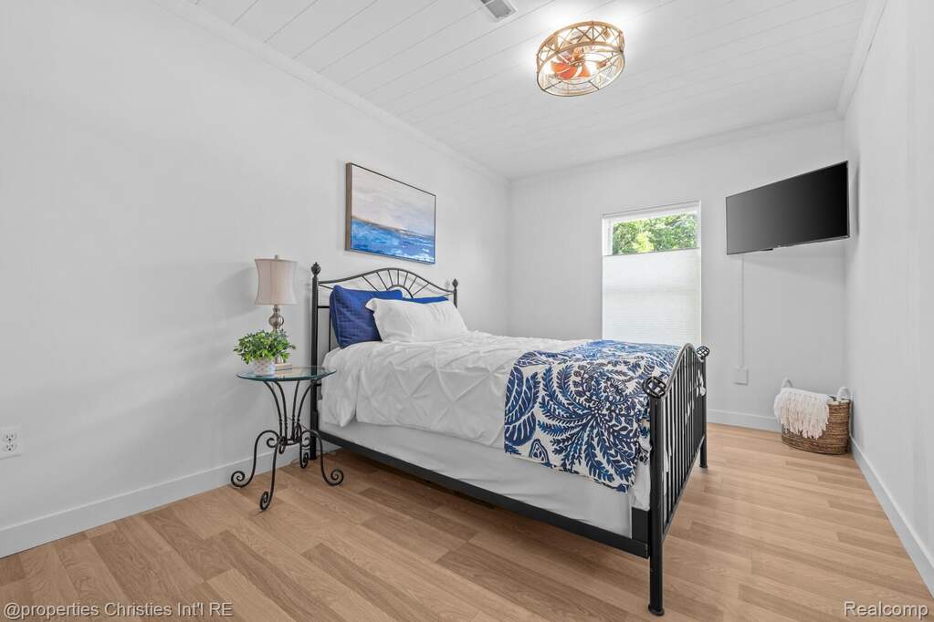 4 Bedroom Single Family Home/House's Image 30