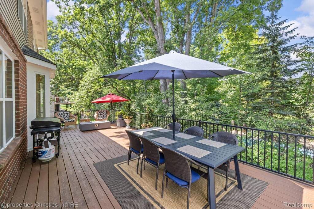 4 Bedroom Single Family Home/House's Image 32