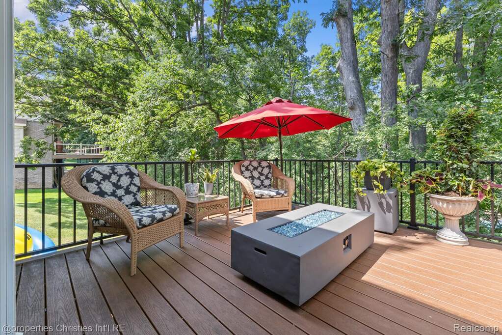 4 Bedroom Single Family Home/House's Image 33