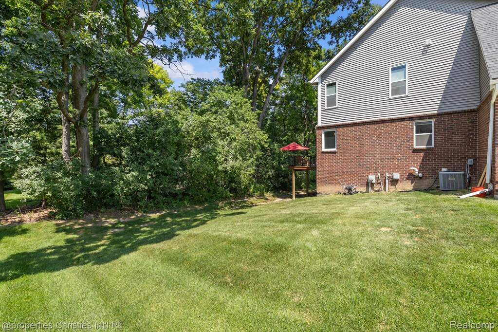 4 Bedroom Single Family Home/House's Image 34