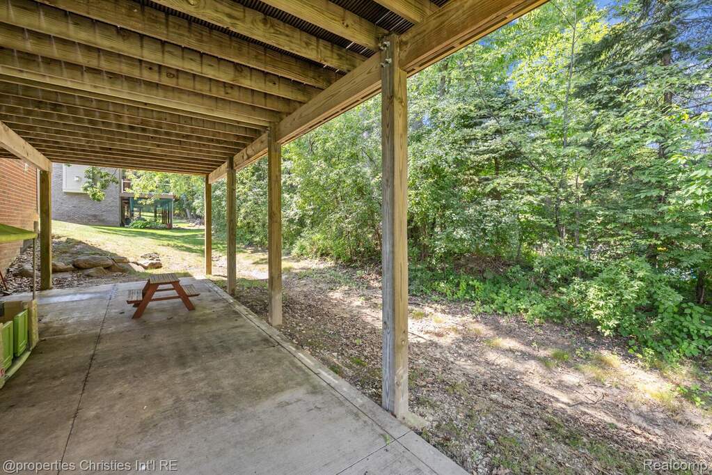4 Bedroom Single Family Home/House's Image 35